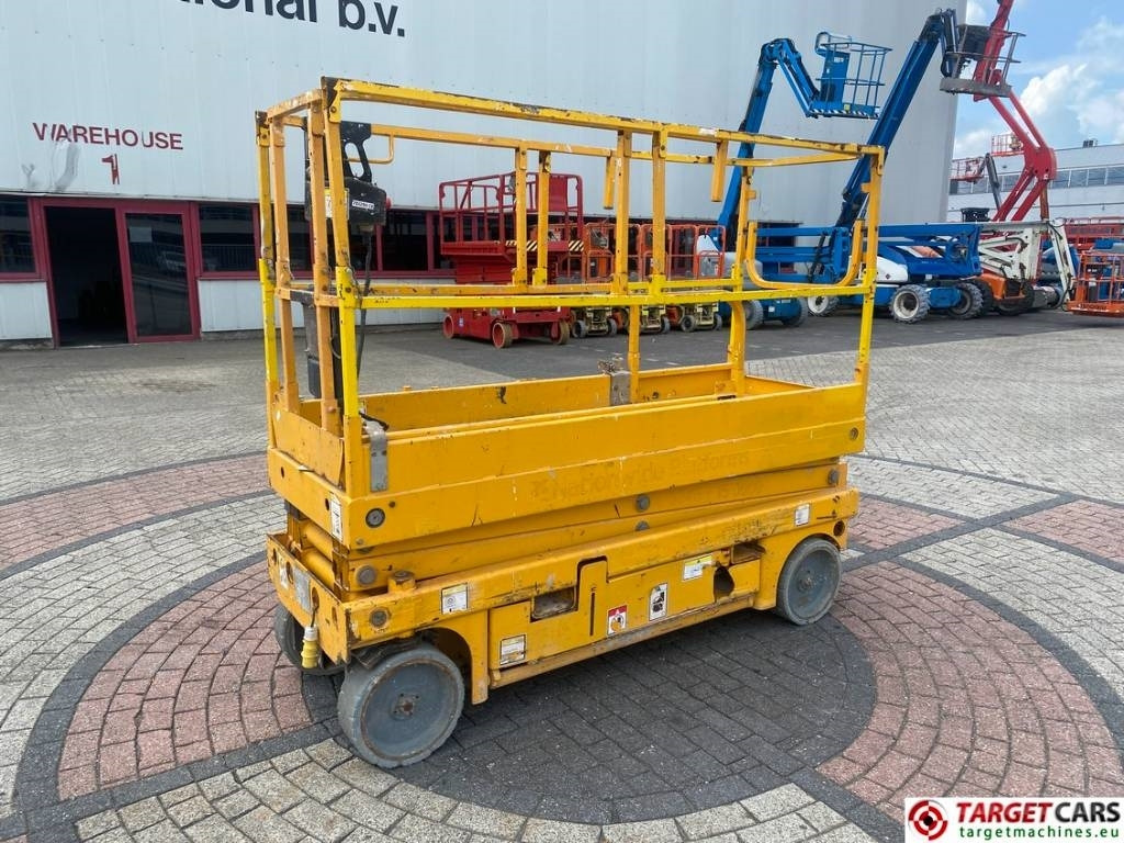 Haulotte Compact 8 Electric Scissor Work Lift 818cm - Ножничный подъемник: фото 1 Haulotte Compact 8 Electric Scissor Work Lift 818cm - Ножничный подъемник: фото 1