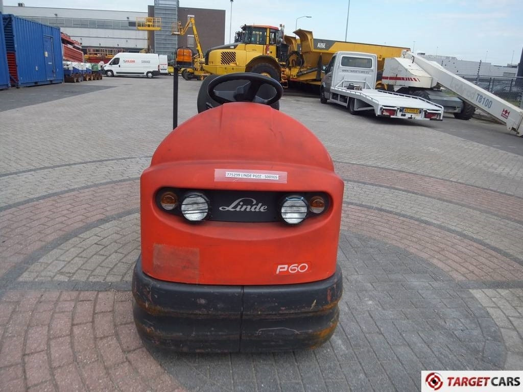 Linde P60Z Electric Tow Truck Tractor 6000KG - Складской тягач: фото 2 Linde P60Z Electric Tow Truck Tractor 6000KG - Складской тягач: фото 2