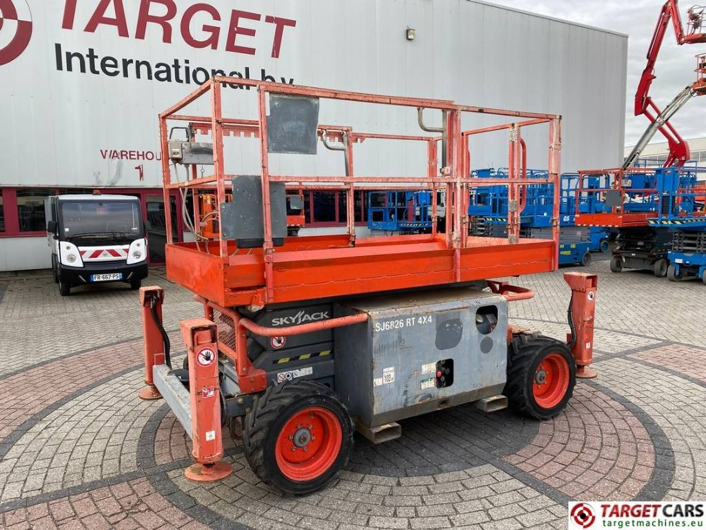SkyJack SJ6826 RT Diesel 4x4 Scissor Work Lift 992cm - Ножничный подъемник: фото 1 SkyJack SJ6826 RT Diesel 4x4 Scissor Work Lift 992cm - Ножничный подъемник: фото 1