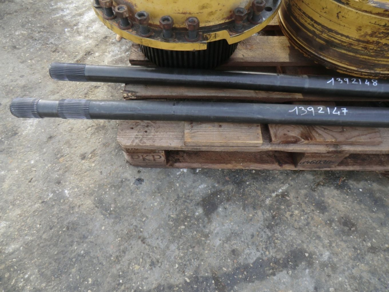 Caterpillar 735 Semiasse con due filettature - Трансмиссия для Строительной техники: фото 1 Caterpillar 735 Semiasse con due filettature - Трансмиссия для Строительной техники: фото 1