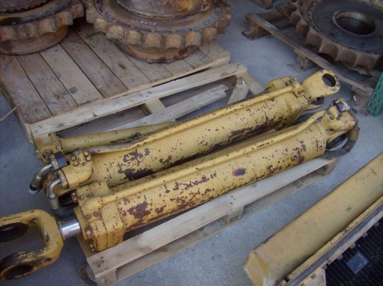 Caterpillar 963 CILINDRI SOLLEVAMENTO - Гидравлический цилиндр для Строительной техники: фото 1 Caterpillar 963 CILINDRI SOLLEVAMENTO - Гидравлический цилиндр для Строительной техники: фото 1