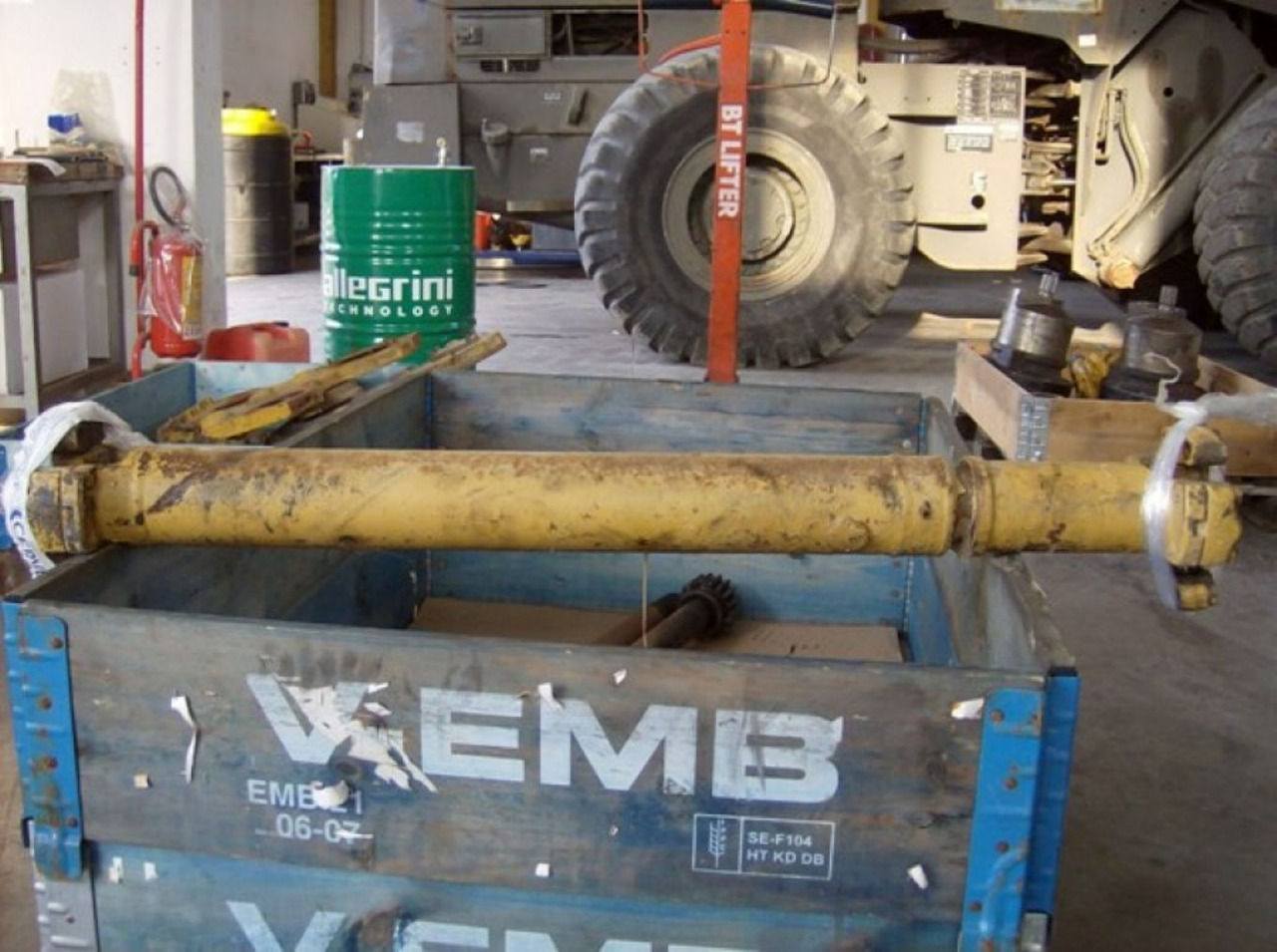 Caterpillar D300D ALBERO DI TRASMISSIONE - Приводный вал для Строительной техники: фото 1 Caterpillar D300D ALBERO DI TRASMISSIONE - Приводный вал для Строительной техники: фото 1