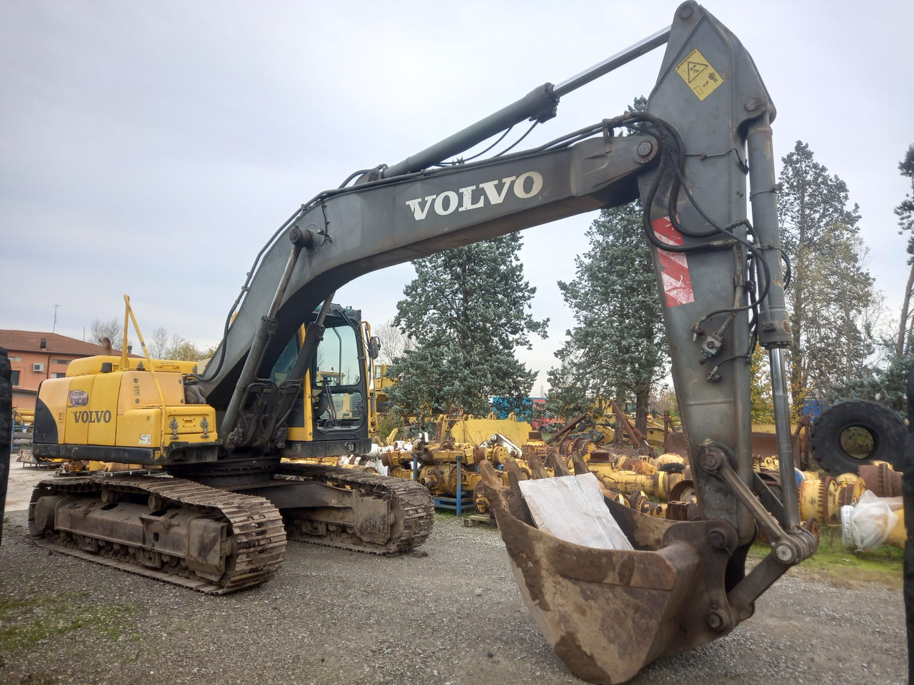 VOLVO EC210B NLC Escavatore cingolato usato in buone condizioni. - Гусеничный экскаватор: фото 1 VOLVO EC210B NLC Escavatore cingolato usato in buone condizioni. - Гусеничный экскаватор: фото 1