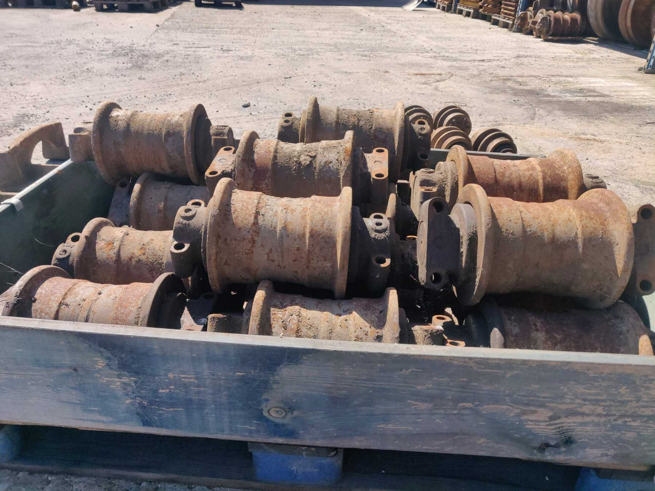 VOLVO EC210C NL RULLI INFERIORI USATI - Опорный каток для Строительной техники: фото 2 VOLVO EC210C NL RULLI INFERIORI USATI - Опорный каток для Строительной техники: фото 2