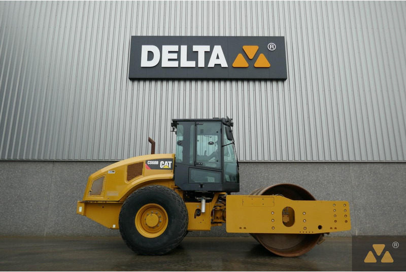 Caterpillar CS68B - Каток: фото 2 Caterpillar CS68B - Каток: фото 2
