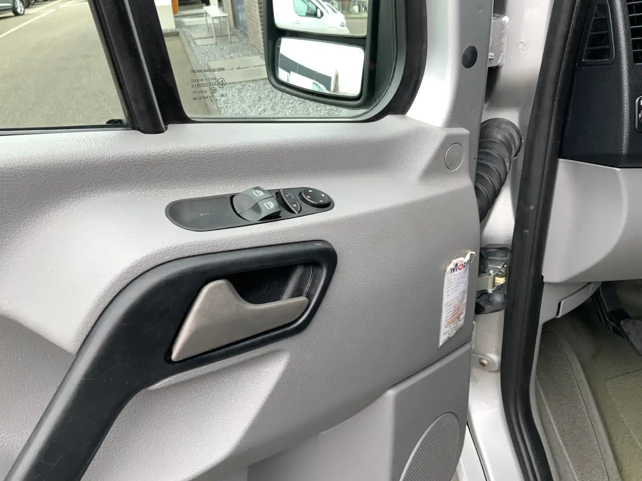 Mercedes-Benz Sprinter 213 2.2 CDI 325 L1H1 Airco Cruise Euro 4 - Цельнометаллический фургон: фото 5 Mercedes-Benz Sprinter 213 2.2 CDI 325 L1H1 Airco Cruise Euro 4 - Цельнометаллический фургон: фото 5