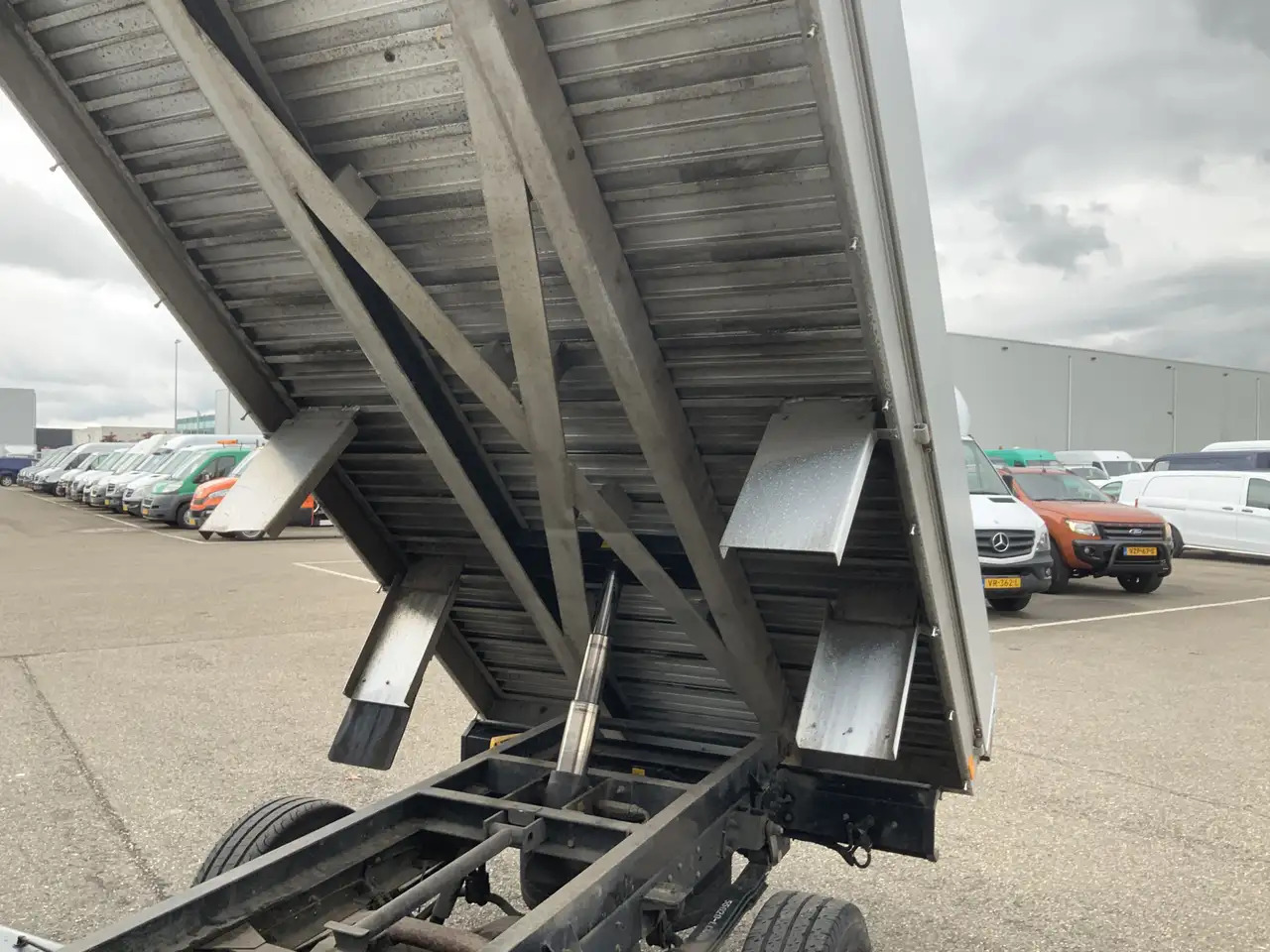 Nissan NT400 32.12 2.5 dCi 250 Kipper Trekhaak 2000 kg 3 - Самосвал: фото 5 Nissan NT400 32.12 2.5 dCi 250 Kipper Trekhaak 2000 kg 3 - Самосвал: фото 5