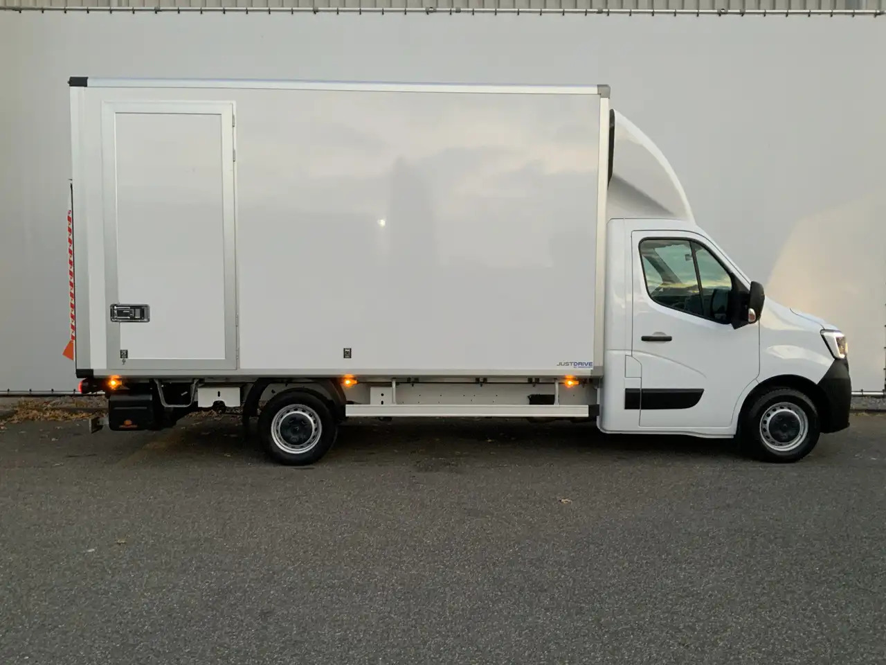 Фургон с закрытым кузовом Renault Master T35 2.3 dCi 145 L3 Meubelbak&Klep Zijdeur Airco Cr: фото 24 Фургон с закрытым кузовом Renault Master T35 2.3 dCi 145 L3 Meubelbak&Klep Zijdeur Airco Cr: фото 24