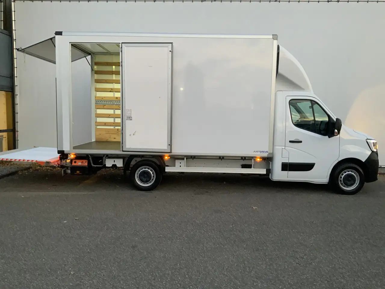 Фургон с закрытым кузовом Renault Master T35 2.3 dCi 145 L3 Meubelbak&Klep Zijdeur Airco Cr: фото 21 Фургон с закрытым кузовом Renault Master T35 2.3 dCi 145 L3 Meubelbak&Klep Zijdeur Airco Cr: фото 21