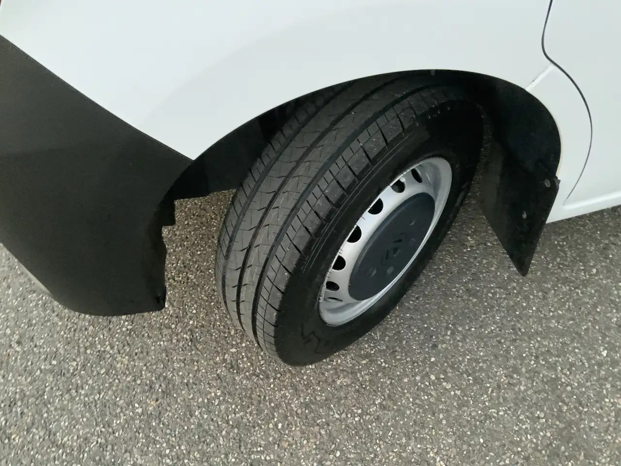 Фургон с закрытым кузовом Renault Master T35 2.3 dCi 145 L3 Meubelbak&Klep Zijdeur Airco Cr: фото 18 Фургон с закрытым кузовом Renault Master T35 2.3 dCi 145 L3 Meubelbak&Klep Zijdeur Airco Cr: фото 18