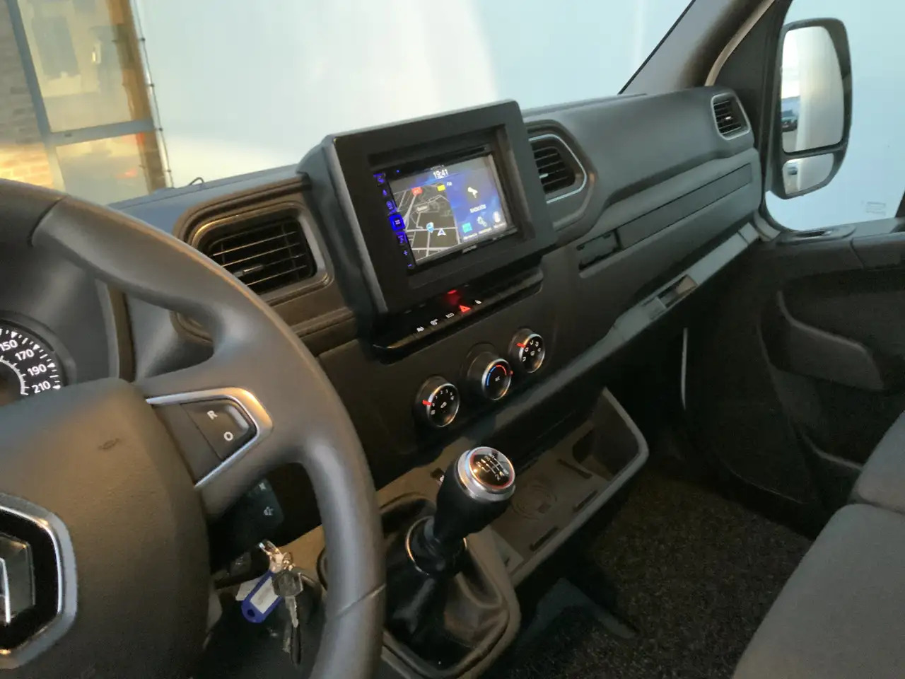 Фургон с закрытым кузовом Renault Master T35 2.3 dCi 145 L3 Meubelbak&Klep Zijdeur Airco Cr: фото 9 Фургон с закрытым кузовом Renault Master T35 2.3 dCi 145 L3 Meubelbak&Klep Zijdeur Airco Cr: фото 9