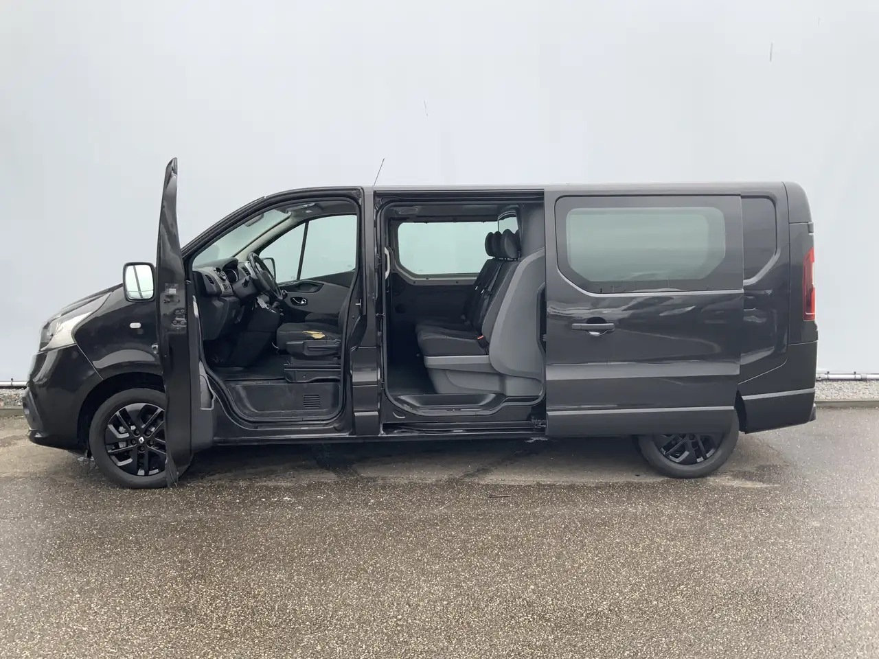 Renault Trafic 1.6 dCi T29 L2H1 Dub Cab 5 Zits Airco Cruise Navi - Грузопассажирский фургон: фото 4 Renault Trafic 1.6 dCi T29 L2H1 Dub Cab 5 Zits Airco Cruise Navi - Грузопассажирский фургон: фото 4