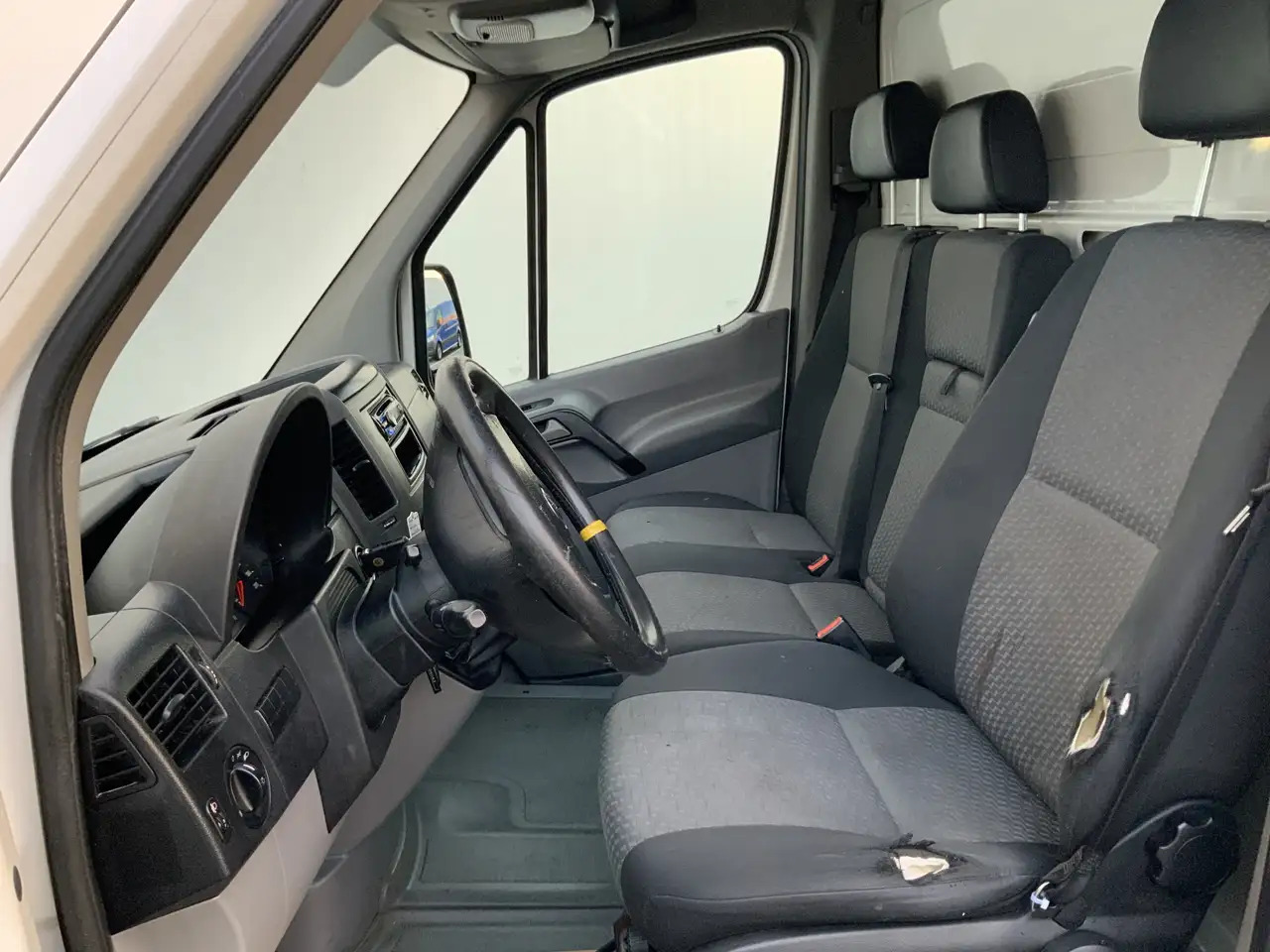 Volkswagen Crafter 35 2.0 TDI L3H1 Glasresteel Airco Cruise 3 Zits UI - Фургон с закрытым кузовом, Коммунальная/ Специальная техника: фото 3 Volkswagen Crafter 35 2.0 TDI L3H1 Glasresteel Airco Cruise 3 Zits UI - Фургон с закрытым кузовом, Коммунальная/ Специальная техника: фото 3