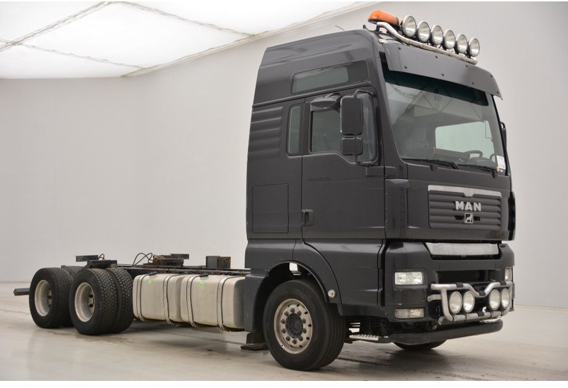 MAN TGA 28.530 - 6x2 - Грузовик-шасси: фото 3 MAN TGA 28.530 - 6x2 - Грузовик-шасси: фото 3