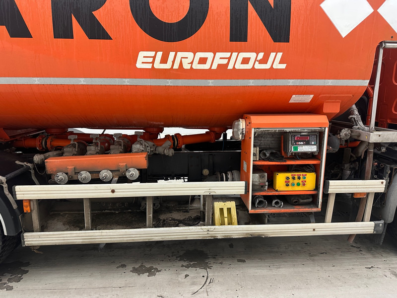 Renault Midlum 300 DXi - Грузовик-цистерна: фото 4 Renault Midlum 300 DXi - Грузовик-цистерна: фото 4