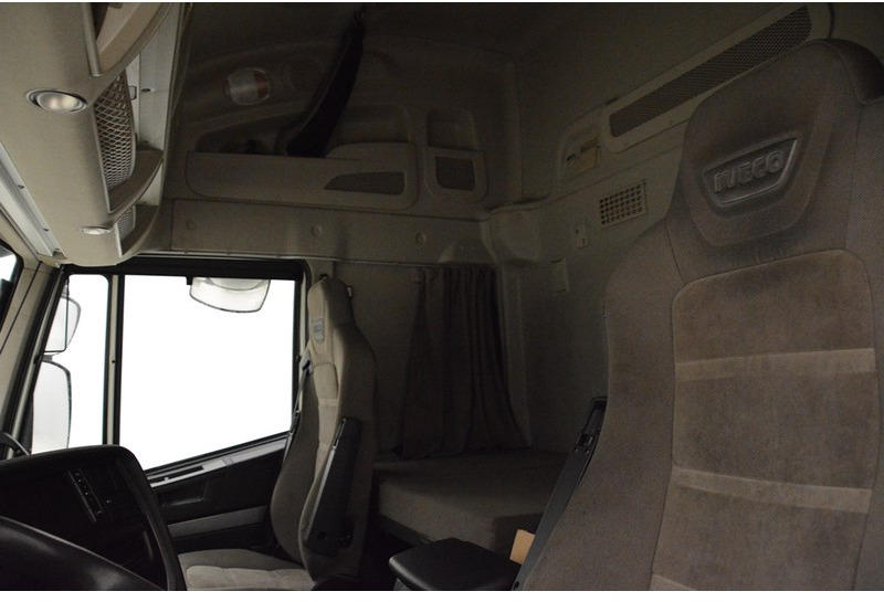 Тягач Iveco Stralis AS440S40 LNG Natural Power: фото 9 Тягач Iveco Stralis AS440S40 LNG Natural Power: фото 9