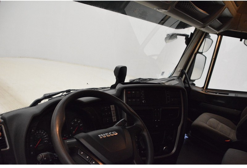 Тягач Iveco Stralis AS440S40 LNG Natural Power: фото 12 Тягач Iveco Stralis AS440S40 LNG Natural Power: фото 12