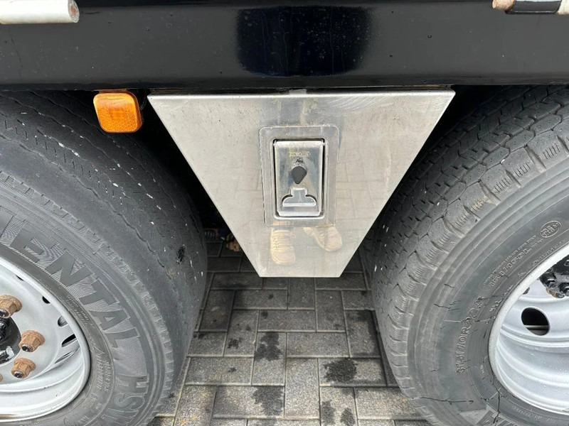 Автоманипулятор MAN TGX 33.560 8X4 TRIDEM + HMF 4020-K8 KRAAN/KRAN/CRANE/GRUA: фото 19 Автоманипулятор MAN TGX 33.560 8X4 TRIDEM + HMF 4020-K8 KRAAN/KRAN/CRANE/GRUA: фото 19