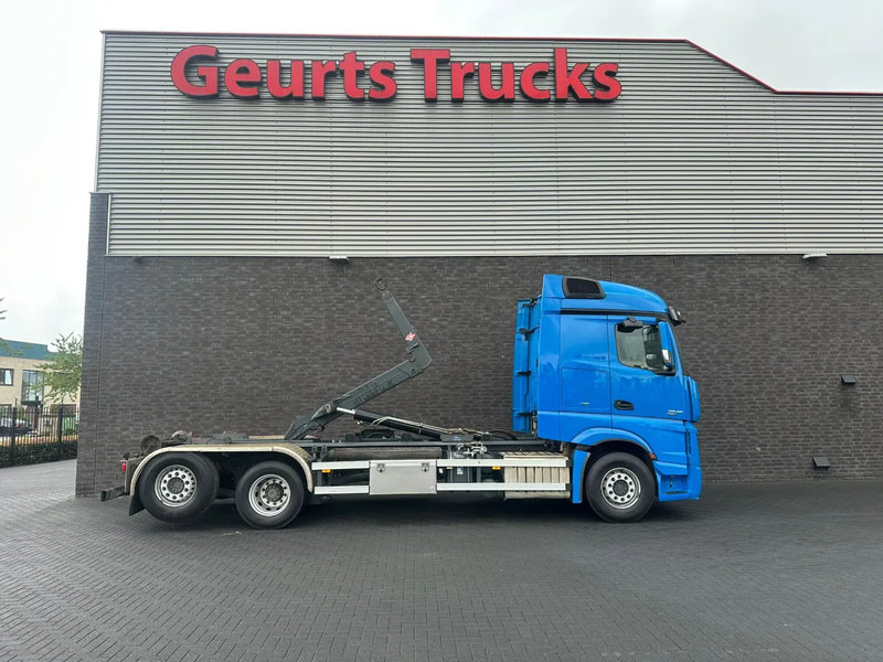 Mercedes-Benz Actros 2545 6X2 MET HIAB MULTILIFT XR21S61 HAAKARMSYSTEEM / ABROLLKIPPER / HOOKLIFT - Крюковой мультилифт: фото 4 Mercedes-Benz Actros 2545 6X2 MET HIAB MULTILIFT XR21S61 HAAKARMSYSTEEM / ABROLLKIPPER / HOOKLIFT - Крюковой мультилифт: фото 4