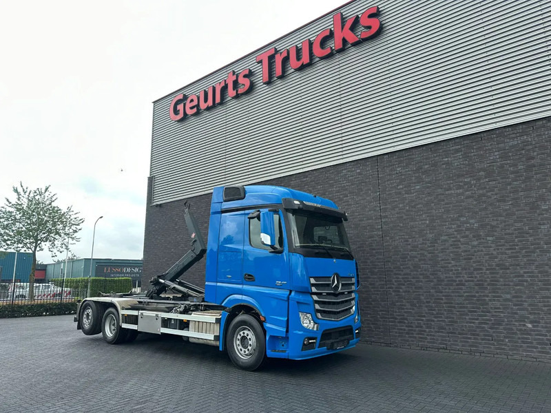 Mercedes-Benz Actros 2545 6X2 MET HIAB MULTILIFT XR21S61 HAAKARMSYSTEEM / ABROLLKIPPER / HOOKLIFT - Крюковой мультилифт: фото 5 Mercedes-Benz Actros 2545 6X2 MET HIAB MULTILIFT XR21S61 HAAKARMSYSTEEM / ABROLLKIPPER / HOOKLIFT - Крюковой мультилифт: фото 5