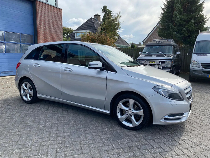 Mercedes-Benz B-Klasse 180 Ambition autom. panoramadak - Внедорожник: фото 2 Mercedes-Benz B-Klasse 180 Ambition autom. panoramadak - Внедорожник: фото 2