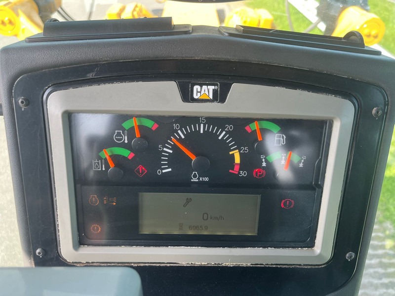 Грейдер Caterpillar 140GC - Push block / Ripper / New Tires: фото 19