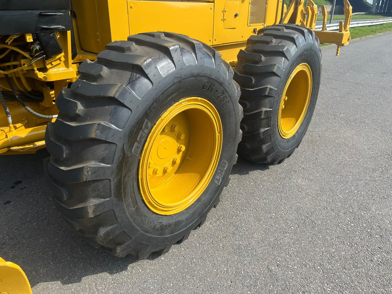 Грейдер Caterpillar 140GC - Push block / Ripper / New Tires: фото 11