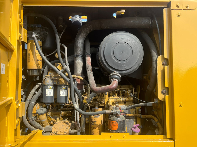 Грейдер Caterpillar 140GC - Push block / Ripper / New Tires: фото 20