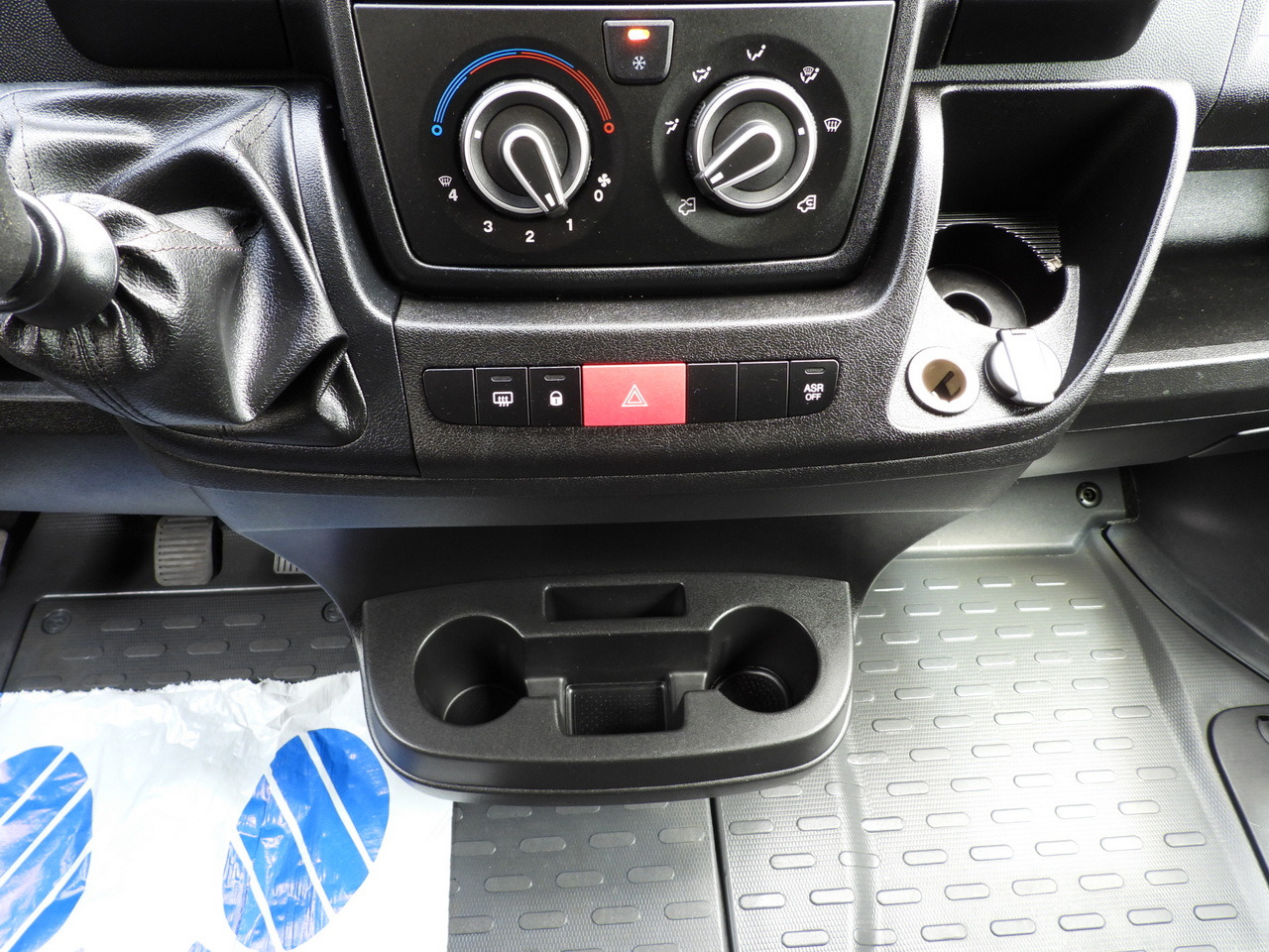 Фургон с закрытым кузовом CITROEN JUMPER BOX LIFT 8 PALLETS CRUISE CONTROL NAVIGATION AIR CONDITIONING 165HP: фото 35 Фургон с закрытым кузовом CITROEN JUMPER BOX LIFT 8 PALLETS CRUISE CONTROL NAVIGATION AIR CONDITIONING 165HP: фото 35