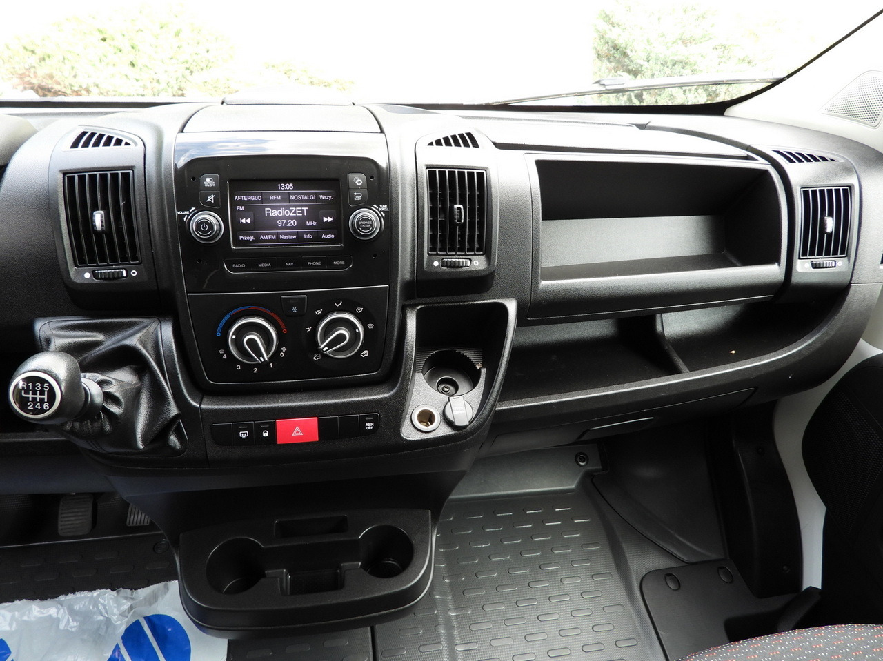 Фургон с закрытым кузовом CITROEN JUMPER BOX LIFT 8 PALLETS CRUISE CONTROL NAVIGATION AIR CONDITIONING 165HP: фото 33 Фургон с закрытым кузовом CITROEN JUMPER BOX LIFT 8 PALLETS CRUISE CONTROL NAVIGATION AIR CONDITIONING 165HP: фото 33