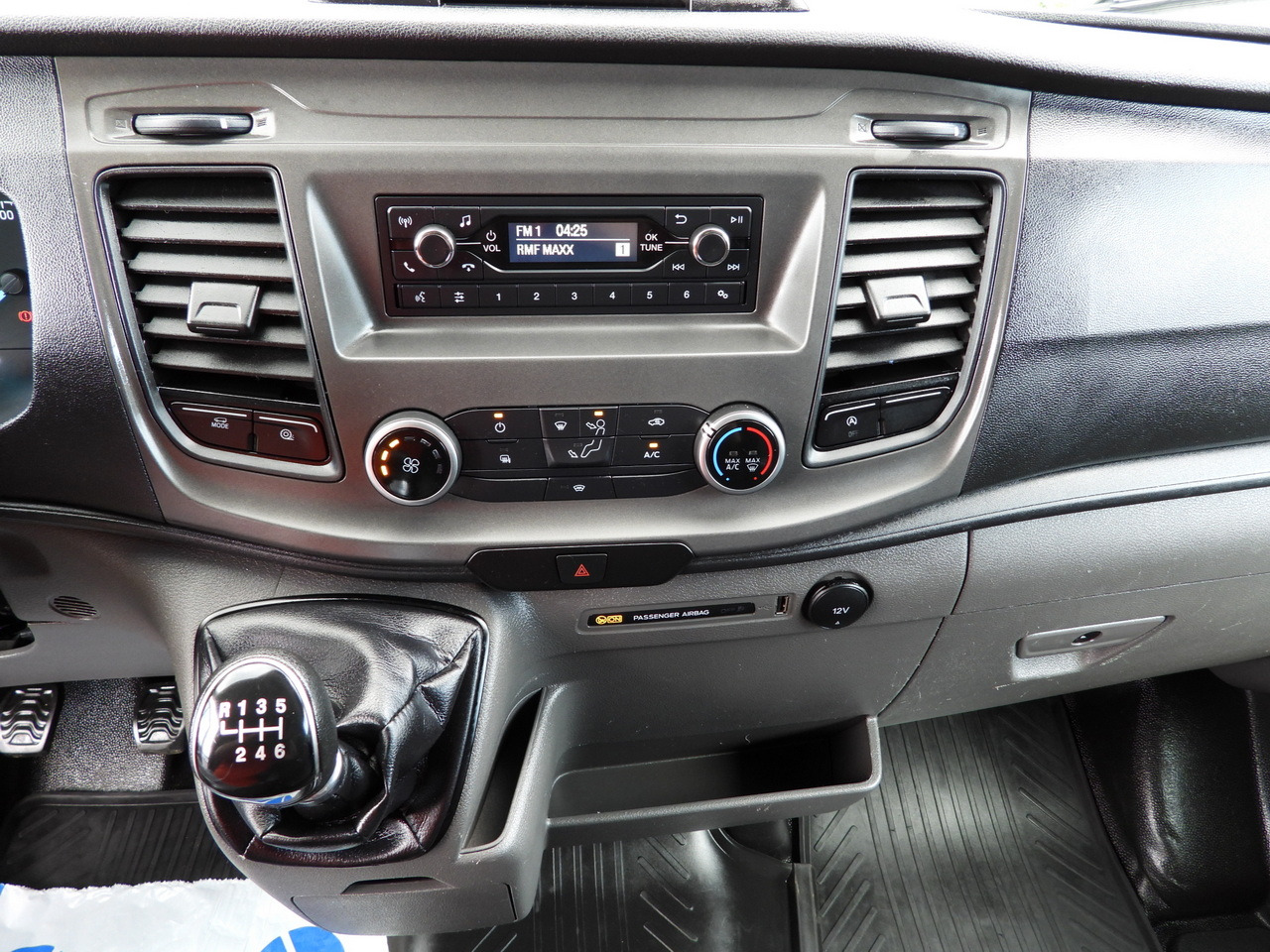 Фургон с закрытым кузовом FORD TRANSIT BOX LIFT 8 PALLETS CRUISE CONTROL LED LIGHTS AIR CONDITIONING 130HP: фото 43 Фургон с закрытым кузовом FORD TRANSIT BOX LIFT 8 PALLETS CRUISE CONTROL LED LIGHTS AIR CONDITIONING 130HP: фото 43