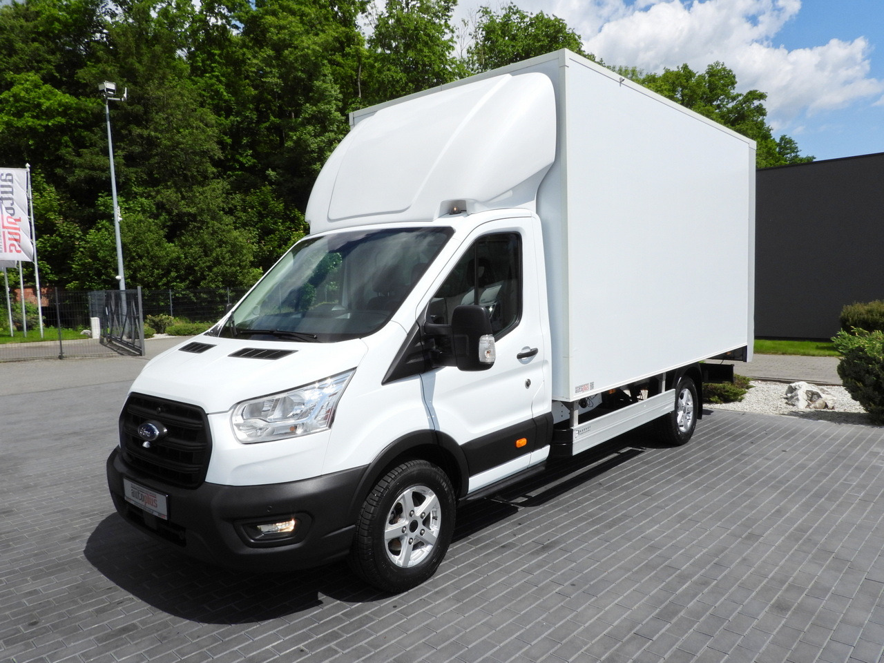Фургон с закрытым кузовом FORD TRANSIT BOX LIFT 8 PALLETS CRUISE CONTROL LED LIGHTS AIR CONDITIONING 130HP: фото 6 Фургон с закрытым кузовом FORD TRANSIT BOX LIFT 8 PALLETS CRUISE CONTROL LED LIGHTS AIR CONDITIONING 130HP: фото 6