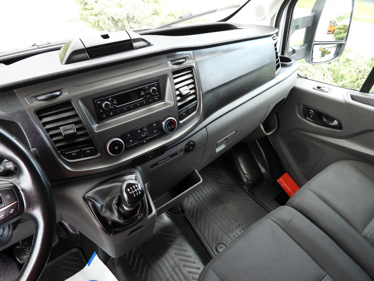 Фургон с закрытым кузовом FORD TRANSIT BOX LIFT 8 PALLETS CRUISE CONTROL LED LIGHTS AIR CONDITIONING 130HP: фото 42 Фургон с закрытым кузовом FORD TRANSIT BOX LIFT 8 PALLETS CRUISE CONTROL LED LIGHTS AIR CONDITIONING 130HP: фото 42