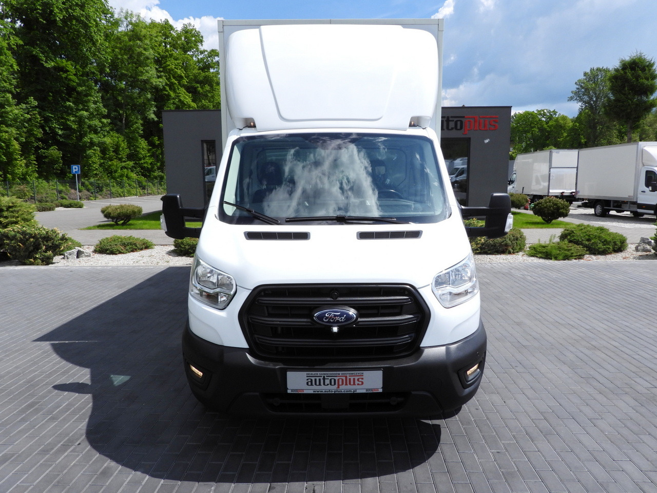 Фургон с закрытым кузовом FORD TRANSIT BOX LIFT 8 PALLETS CRUISE CONTROL LED LIGHTS AIR CONDITIONING 130HP: фото 5 Фургон с закрытым кузовом FORD TRANSIT BOX LIFT 8 PALLETS CRUISE CONTROL LED LIGHTS AIR CONDITIONING 130HP: фото 5