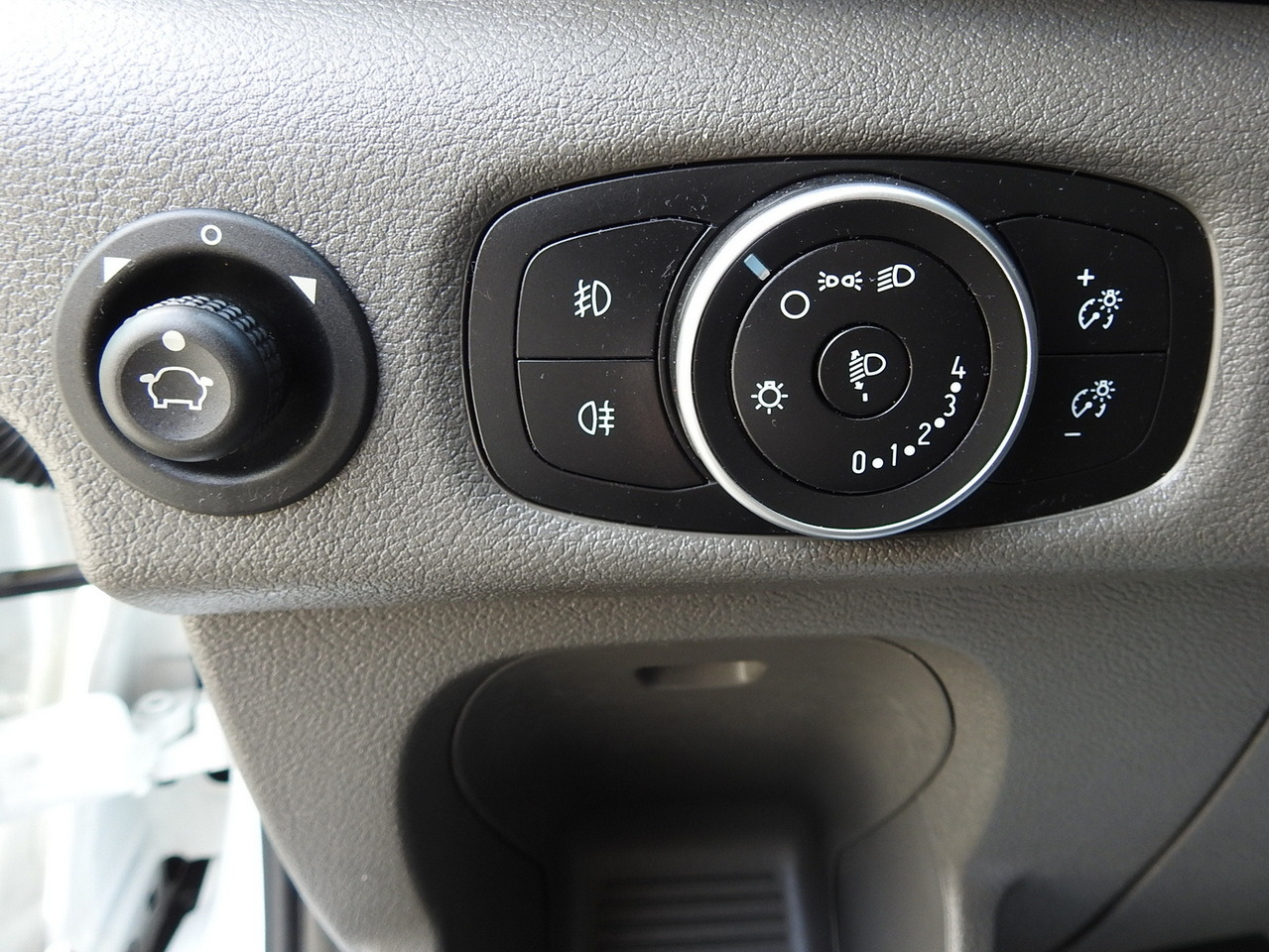 Фургон-рефрижератор FORD TRANSIT REGRIGERATOR BOX 0*C POWER SUPPLY 230V CRUISE CONTROL AIR CONDITIONING TWIN WHEELS 170HP: фото 33 Фургон-рефрижератор FORD TRANSIT REGRIGERATOR BOX 0*C POWER SUPPLY 230V CRUISE CONTROL AIR CONDITIONING TWIN WHEELS 170HP: фото 33