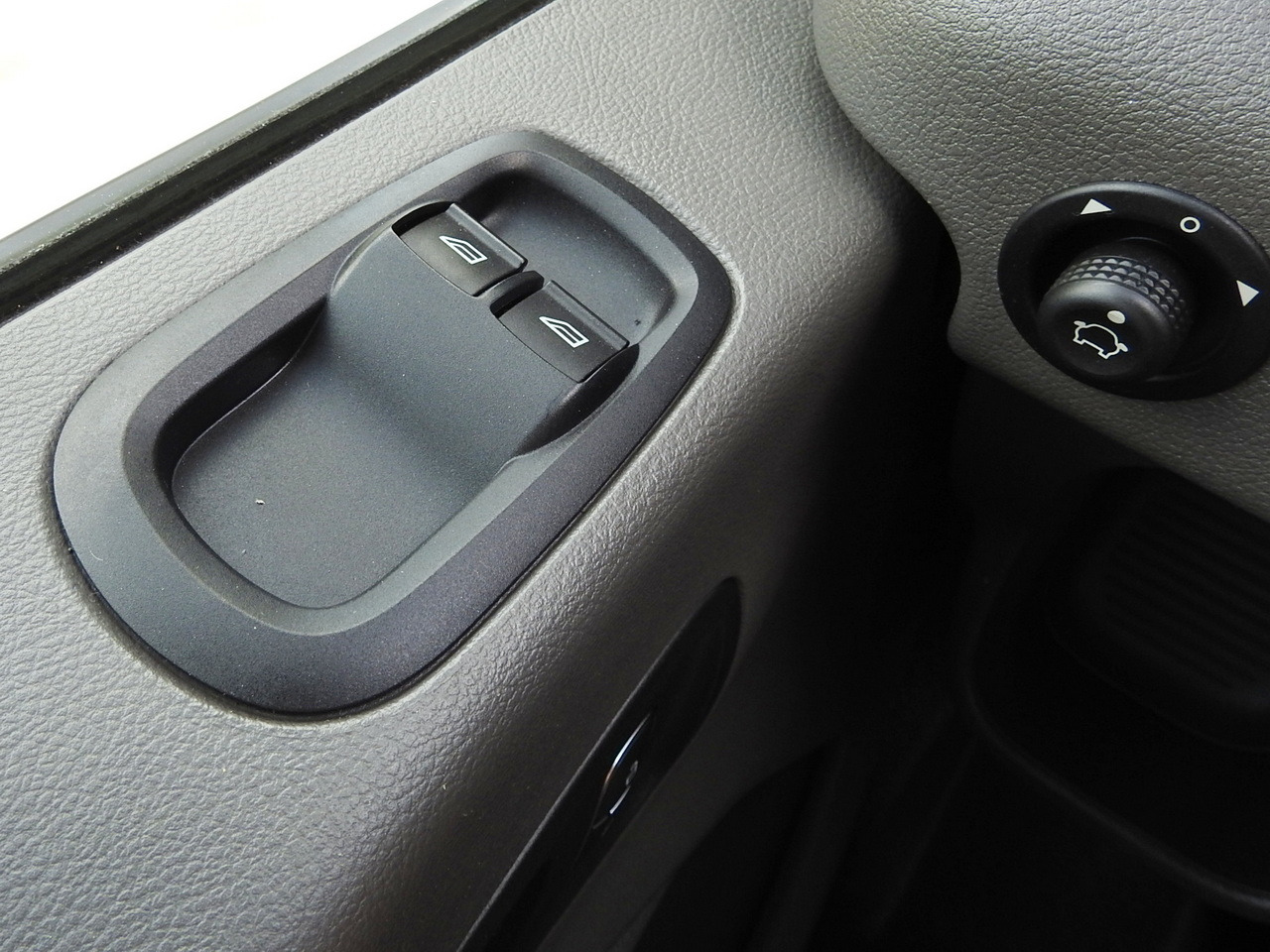 Фургон-рефрижератор FORD TRANSIT REGRIGERATOR BOX 0*C POWER SUPPLY 230V CRUISE CONTROL AIR CONDITIONING TWIN WHEELS 170HP: фото 31 Фургон-рефрижератор FORD TRANSIT REGRIGERATOR BOX 0*C POWER SUPPLY 230V CRUISE CONTROL AIR CONDITIONING TWIN WHEELS 170HP: фото 31