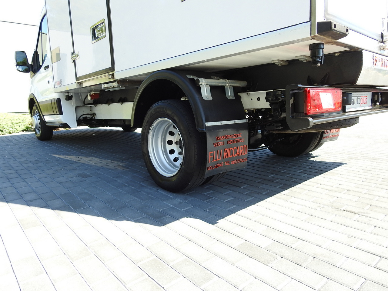 Фургон-рефрижератор FORD TRANSIT REGRIGERATOR BOX 0*C POWER SUPPLY 230V CRUISE CONTROL AIR CONDITIONING TWIN WHEELS 170HP: фото 15 Фургон-рефрижератор FORD TRANSIT REGRIGERATOR BOX 0*C POWER SUPPLY 230V CRUISE CONTROL AIR CONDITIONING TWIN WHEELS 170HP: фото 15