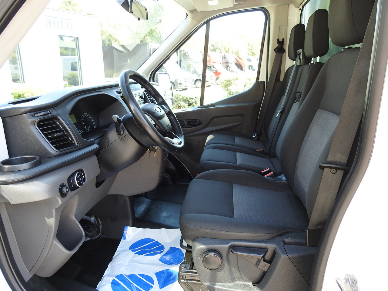 Фургон-рефрижератор FORD TRANSIT REGRIGERATOR BOX 0*C POWER SUPPLY 230V CRUISE CONTROL AIR CONDITIONING TWIN WHEELS 170HP: фото 29 Фургон-рефрижератор FORD TRANSIT REGRIGERATOR BOX 0*C POWER SUPPLY 230V CRUISE CONTROL AIR CONDITIONING TWIN WHEELS 170HP: фото 29