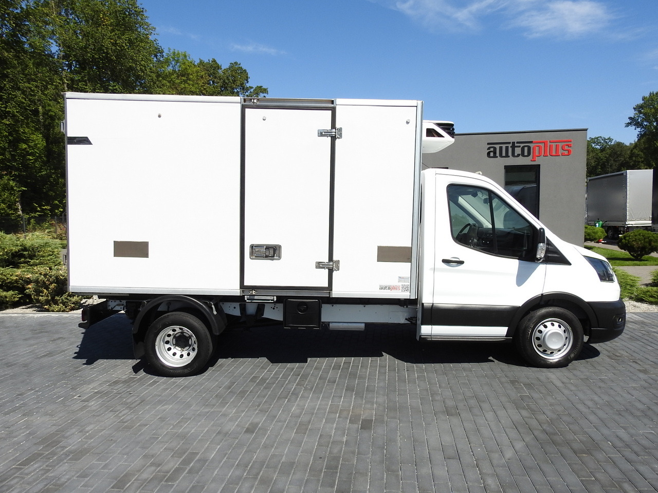 Фургон-рефрижератор FORD TRANSIT REGRIGERATOR BOX 0*C POWER SUPPLY 230V CRUISE CONTROL AIR CONDITIONING TWIN WHEELS 170HP: фото 7 Фургон-рефрижератор FORD TRANSIT REGRIGERATOR BOX 0*C POWER SUPPLY 230V CRUISE CONTROL AIR CONDITIONING TWIN WHEELS 170HP: фото 7