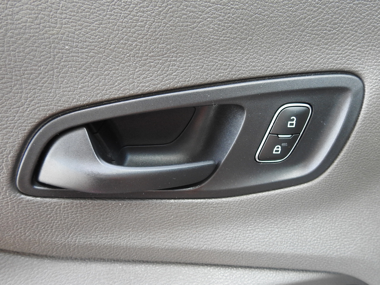 Фургон-рефрижератор FORD TRANSIT REGRIGERATOR BOX 0*C POWER SUPPLY 230V CRUISE CONTROL AIR CONDITIONING TWIN WHEELS 170HP: фото 32 Фургон-рефрижератор FORD TRANSIT REGRIGERATOR BOX 0*C POWER SUPPLY 230V CRUISE CONTROL AIR CONDITIONING TWIN WHEELS 170HP: фото 32