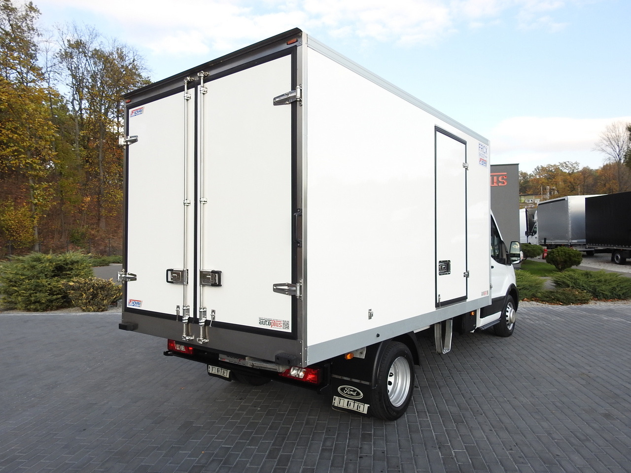 FORD TRANSIT REGRIGERATOR BOX -10*C POWER SUPPLY 230V CRUISE CONTROL AIR CONDITIONING LED LIGHTS PNEUMATICS TWIN WHEELS 130HP - Фургон-рефрижератор: фото 3 FORD TRANSIT REGRIGERATOR BOX -10*C POWER SUPPLY 230V CRUISE CONTROL AIR CONDITIONING LED LIGHTS PNEUMATICS TWIN WHEELS 130HP - Фургон-рефрижератор: фото 3