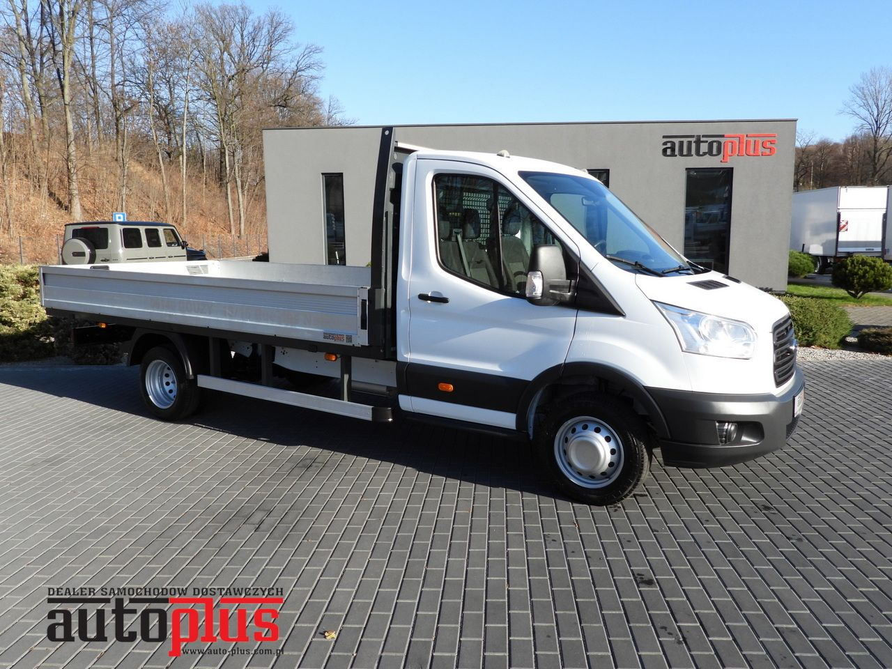 FORD TRANSIT STAKE BODY 8 PALLETS TWIN WHEELS AIR CONDITIONING 155HP - Малотоннажный бортовой грузовик: фото 1 FORD TRANSIT STAKE BODY 8 PALLETS TWIN WHEELS AIR CONDITIONING 155HP - Малотоннажный бортовой грузовик: фото 1