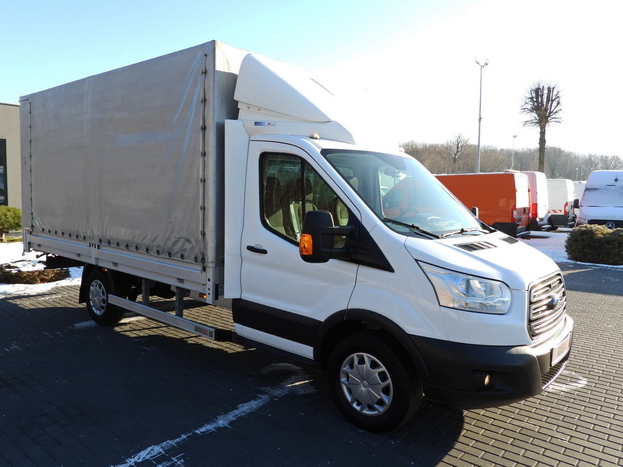 FORD TRANSIT TARPAULIN 9 PALLETS CRUISE CONTROL LED LIGHTS AIR CONDITIONING 130HP - Тентованный фургон: фото 4 FORD TRANSIT TARPAULIN 9 PALLETS CRUISE CONTROL LED LIGHTS AIR CONDITIONING 130HP - Тентованный фургон: фото 4