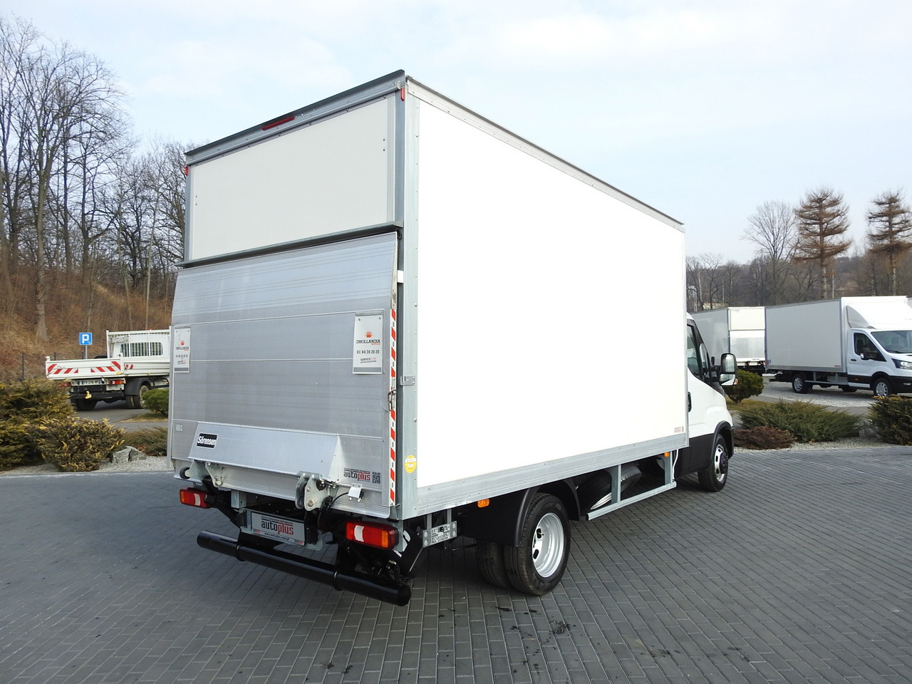 IVECO DAILY 35C16 BOX LIFT 8 PALLETS CRUISE CONTROL TWIN WHEELS AIR CONDITIONING 160HP - Фургон с закрытым кузовом: фото 3 IVECO DAILY 35C16 BOX LIFT 8 PALLETS CRUISE CONTROL TWIN WHEELS AIR CONDITIONING 160HP - Фургон с закрытым кузовом: фото 3