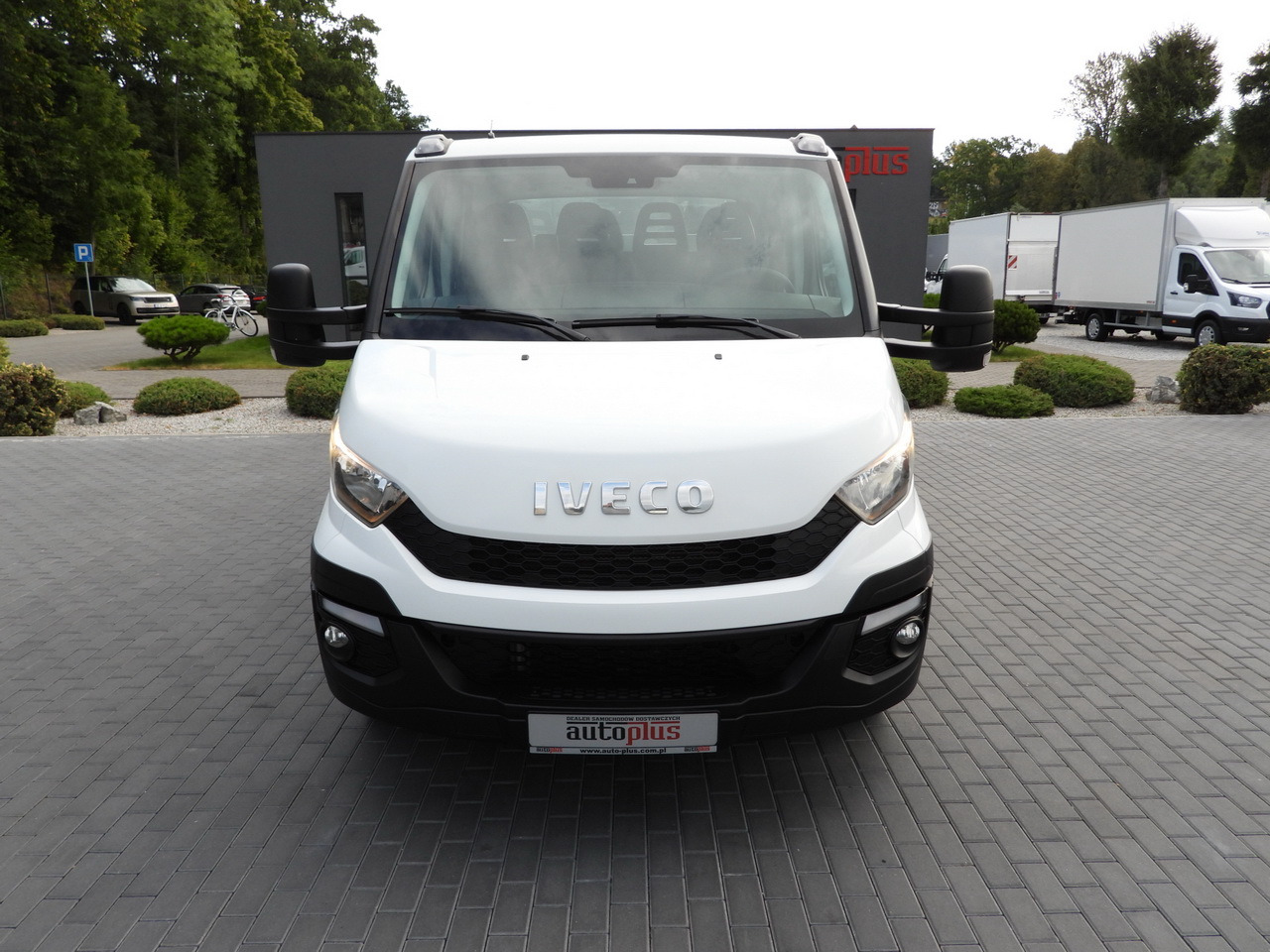 IVECO DAILY 35C17 STAKE BODY DOUBLE CABIN DOKA 7 SEATS CRUISE CONTROL TWIN WHEELS AIR CONDITIONING 170HP - Грузопассажирский фургон: фото 5 IVECO DAILY 35C17 STAKE BODY DOUBLE CABIN DOKA 7 SEATS CRUISE CONTROL TWIN WHEELS AIR CONDITIONING 170HP - Грузопассажирский фургон: фото 5