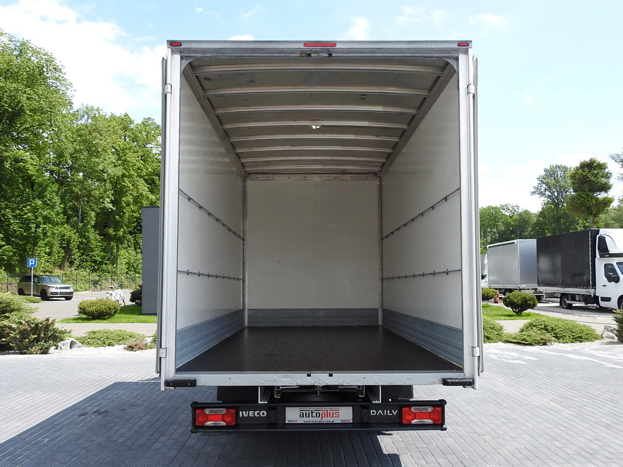 Фургон с закрытым кузовом IVECO DAILY 35S14 8 PALLETS CRUISE CONTROL TWIN WHEELS AIR CONDITIONING 140HP: фото 11 Фургон с закрытым кузовом IVECO DAILY 35S14 8 PALLETS CRUISE CONTROL TWIN WHEELS AIR CONDITIONING 140HP: фото 11