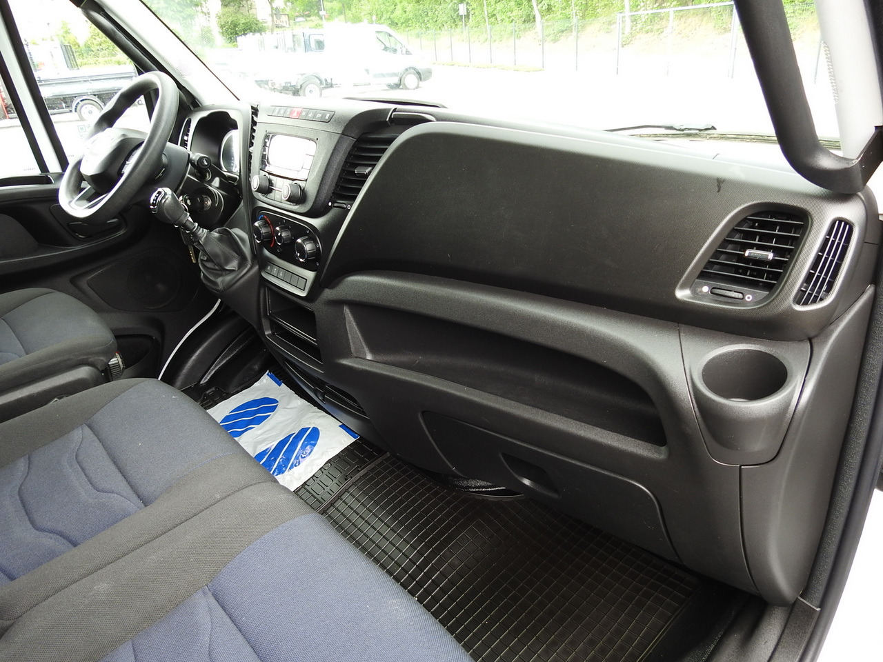 Фургон с закрытым кузовом IVECO DAILY 35S14 8 PALLETS CRUISE CONTROL TWIN WHEELS AIR CONDITIONING 140HP: фото 35 Фургон с закрытым кузовом IVECO DAILY 35S14 8 PALLETS CRUISE CONTROL TWIN WHEELS AIR CONDITIONING 140HP: фото 35