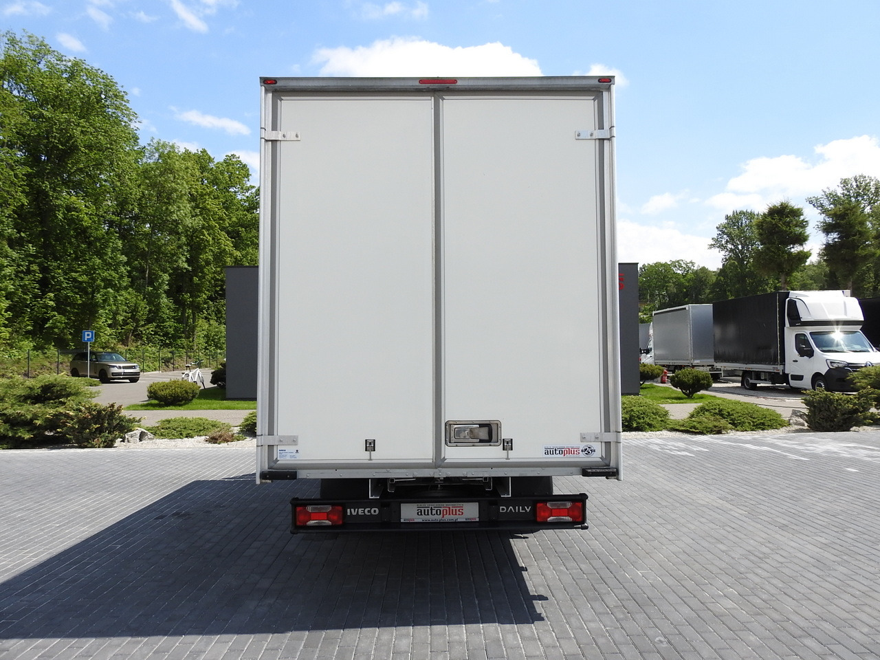 Фургон с закрытым кузовом IVECO DAILY 35S14 8 PALLETS CRUISE CONTROL TWIN WHEELS AIR CONDITIONING 140HP: фото 10 Фургон с закрытым кузовом IVECO DAILY 35S14 8 PALLETS CRUISE CONTROL TWIN WHEELS AIR CONDITIONING 140HP: фото 10