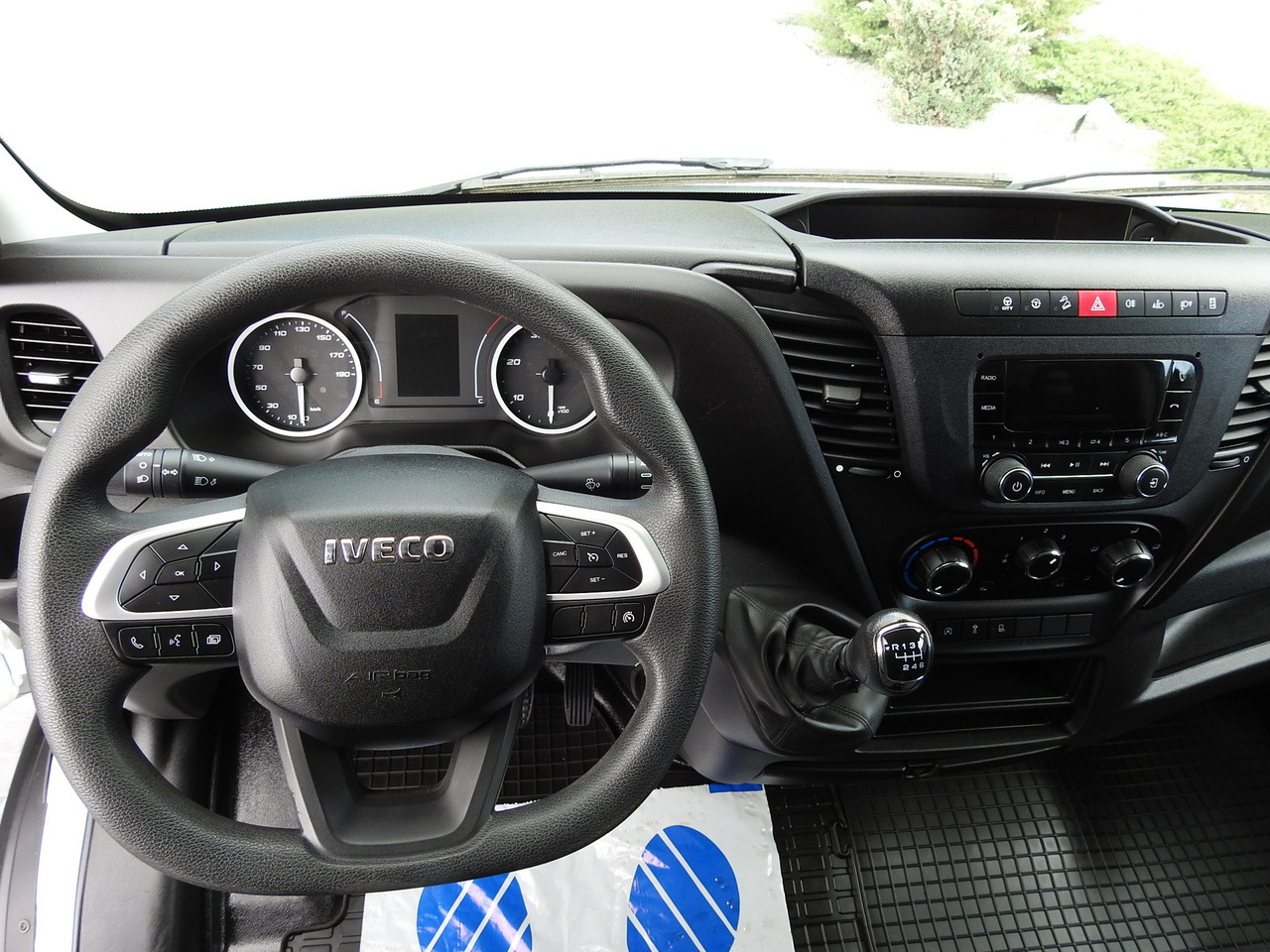 Фургон с закрытым кузовом IVECO DAILY 35S14 8 PALLETS CRUISE CONTROL TWIN WHEELS AIR CONDITIONING 140HP: фото 24 Фургон с закрытым кузовом IVECO DAILY 35S14 8 PALLETS CRUISE CONTROL TWIN WHEELS AIR CONDITIONING 140HP: фото 24