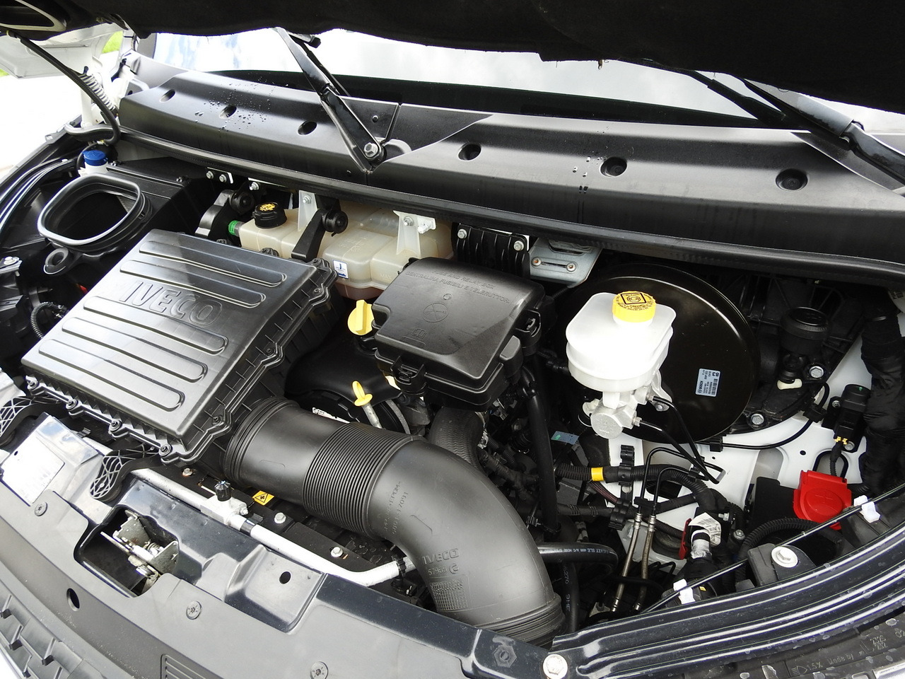 Фургон с закрытым кузовом IVECO DAILY 35S14 8 PALLETS CRUISE CONTROL TWIN WHEELS AIR CONDITIONING 140HP: фото 20 Фургон с закрытым кузовом IVECO DAILY 35S14 8 PALLETS CRUISE CONTROL TWIN WHEELS AIR CONDITIONING 140HP: фото 20